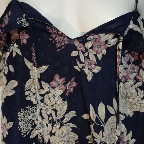NWT Torrid Off The Shoulder Flower Top Size 0 - Picture 2 of 5